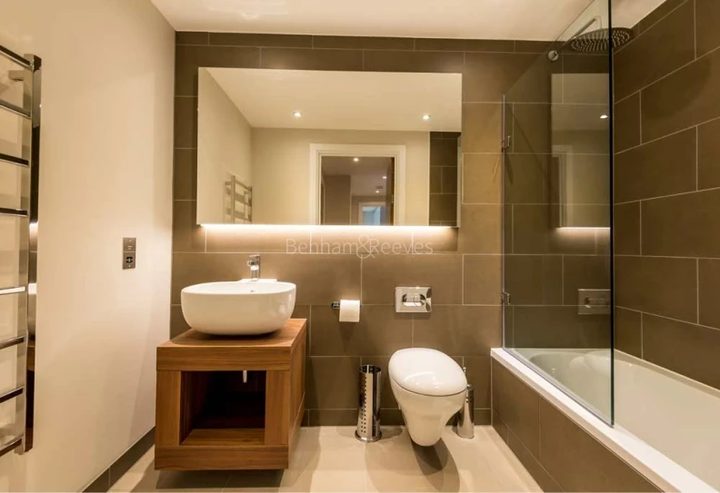 Bathroom view of One Commercial Street images 1