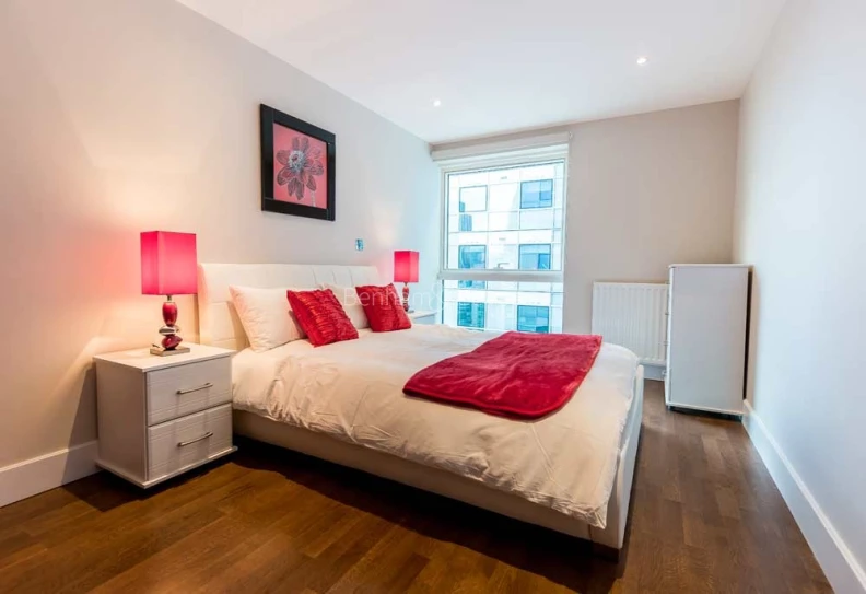 Bedroom view of One Commercial Street images 1