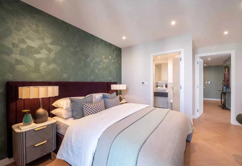 Bedroom view of One Thames Quay images 1