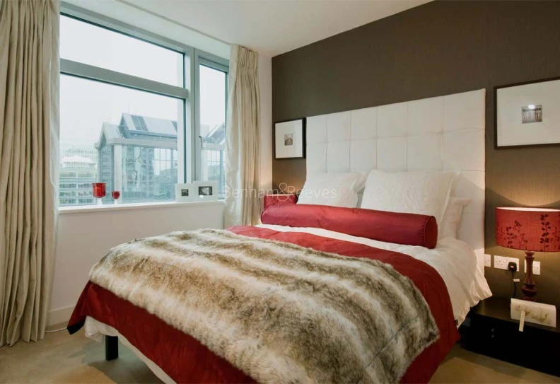 Bedroom view of Pan Peninsula images 1