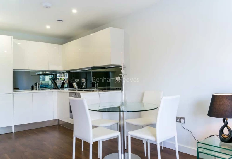 Kitchen view of Paynes & Borthwick images 1