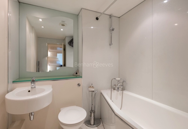 Bathroom view of Perspective images 1