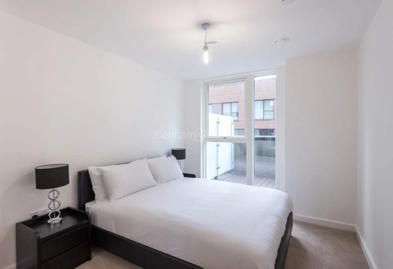 Bedroom view of Platinum Riverside images 1