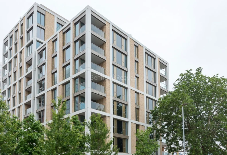 Exterior view of Prince of Wales Drive Image 1