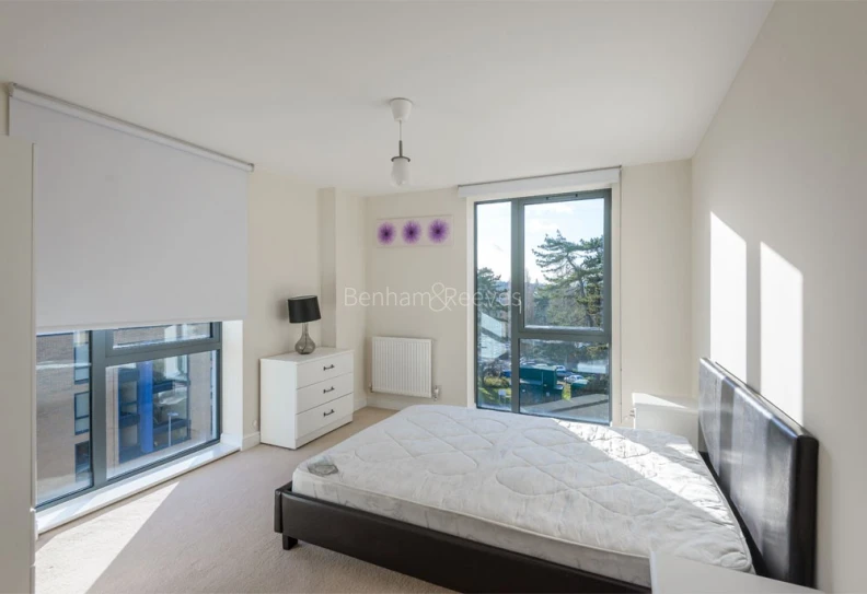 Bedroom view of Pulse images 1