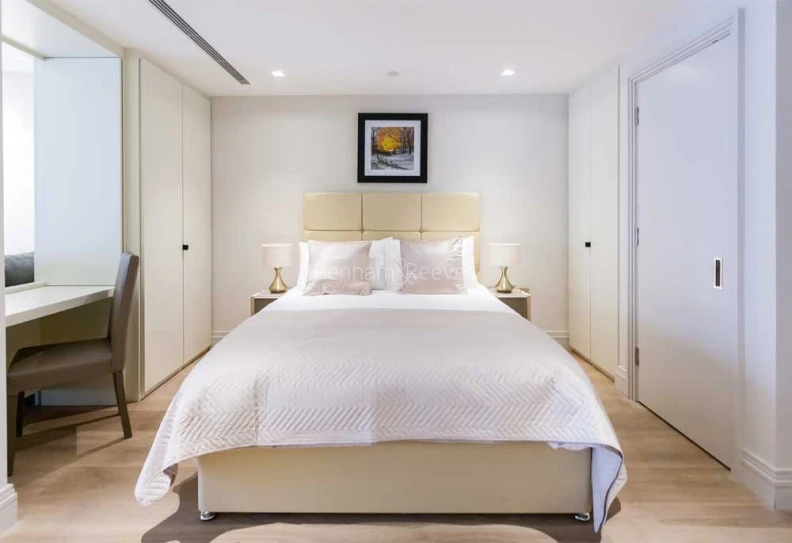 Bedroom view of Queen's Wharf images 1
