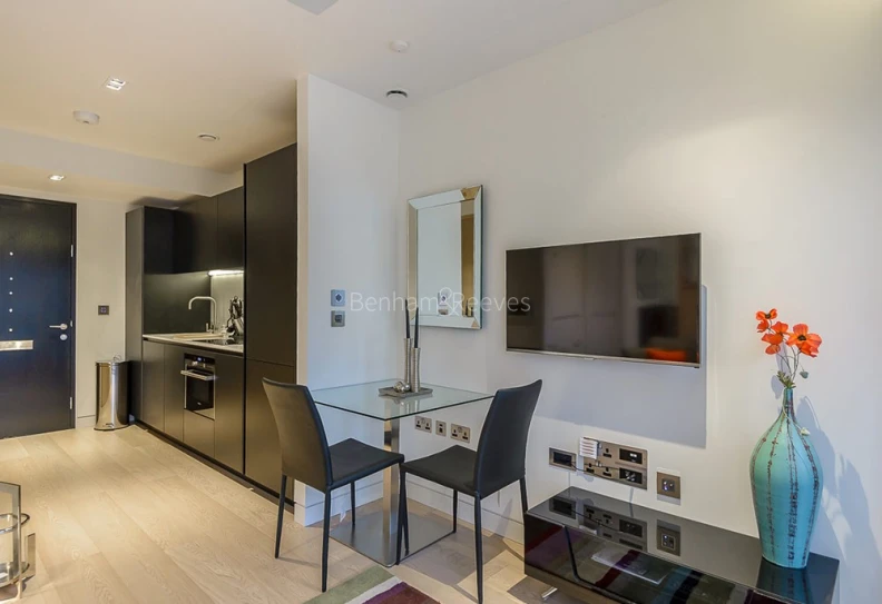 Kitchen view of Roman House images 2
