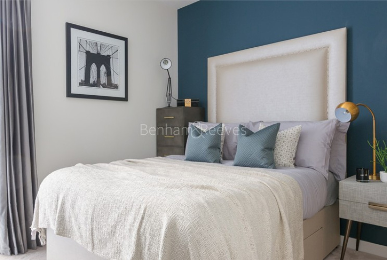 Royal Wharf bedroom images 1