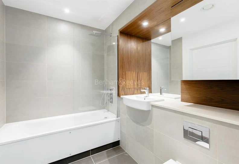 Bathroom view of Sailmakers images 1