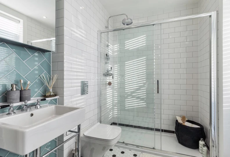 Bathroom view of Shoreditch Exchange images 1