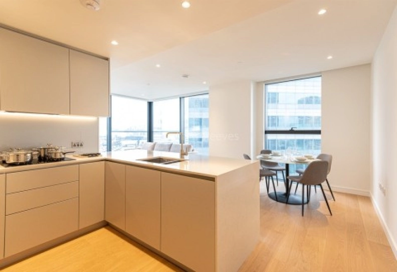 Kitchen view of South Quay Plaza images 2