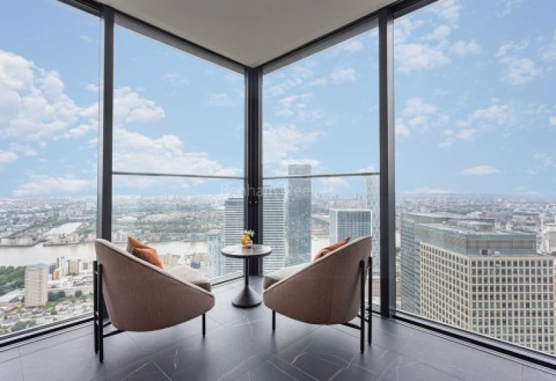 Reception view of South Quay Plaza images 1