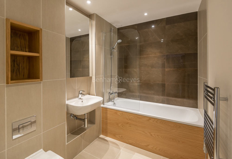 Stanmore Place bathroom images 1