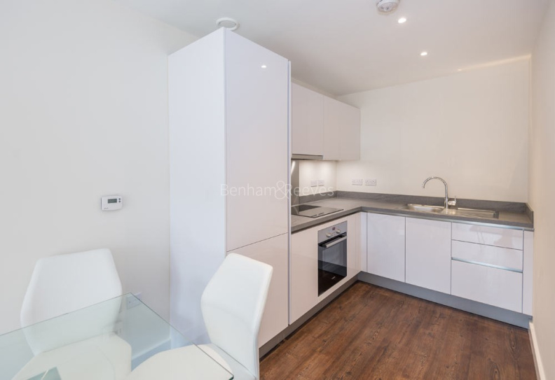 Stanmore Place kitchen images 1