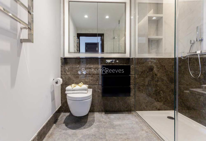 The Corniche bathroom images 1