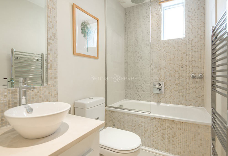 The Knightsbridge bathroom images 2