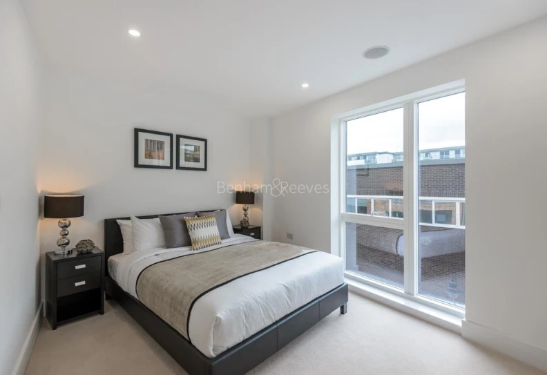 Bedroom view of Tower Bridge Gardens images 1