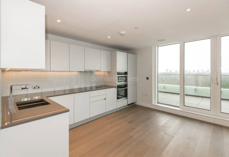Kitchen view of Vista, Chelsea Bridge images 1