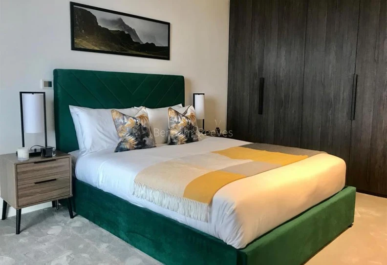 Bedroom view of Wardian images 1