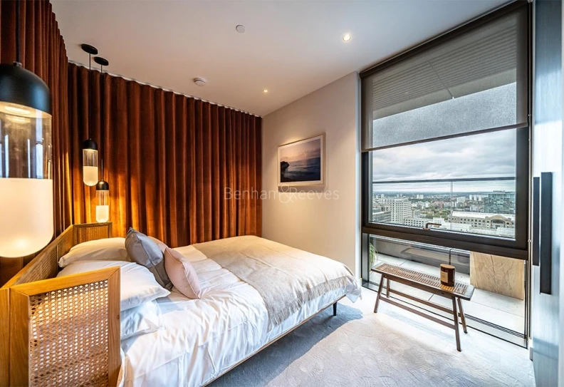 Bedroom view of Wardian images 2