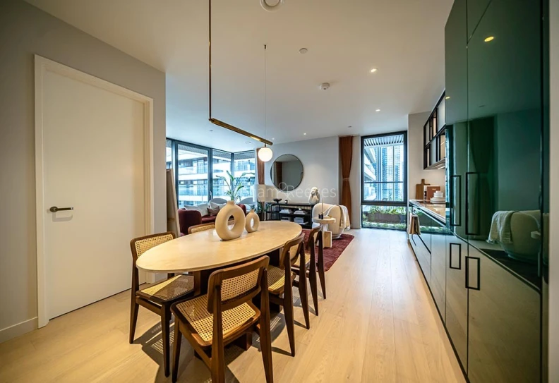 Kitchen view of Wardian images 1