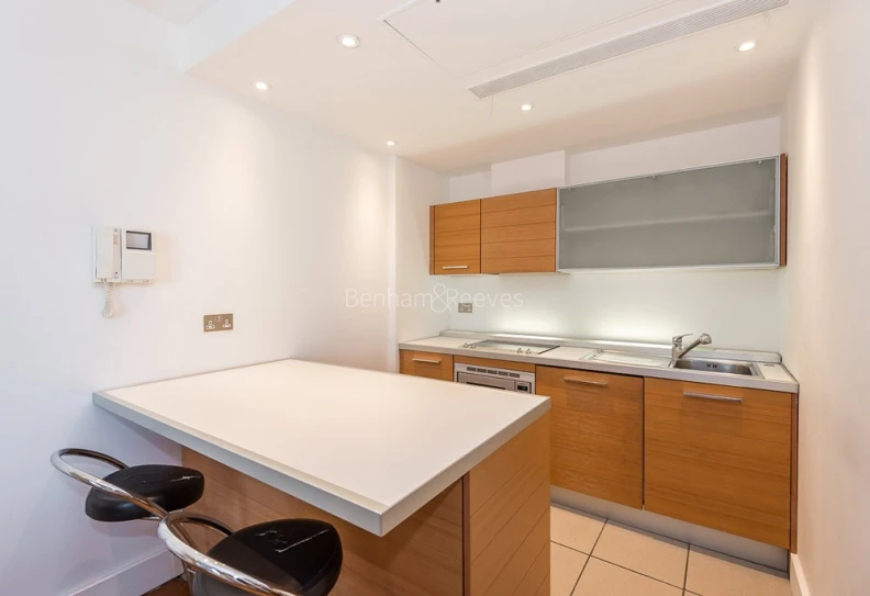 Kitchen view of West End Quay images 1