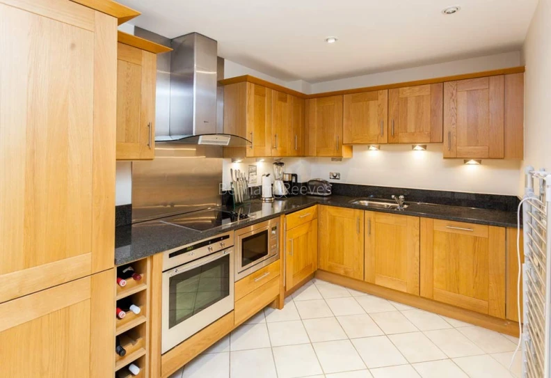 Kitchen view of Whitefriars images 1