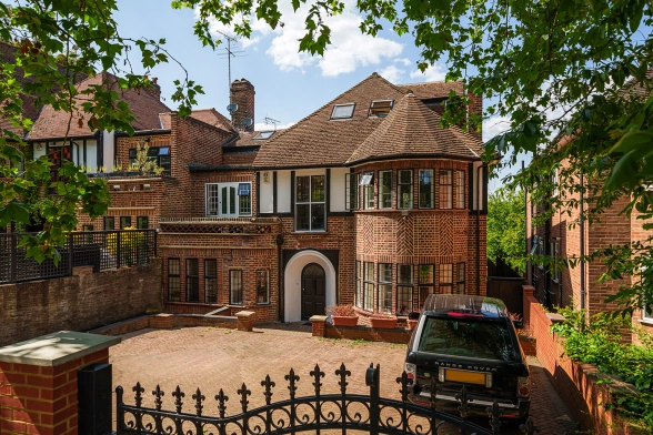 Shepherds Hill, Highgate -image 12
