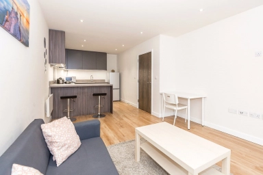 Beaufort Square, Beaufort Park, Colindale - NW9 view 3