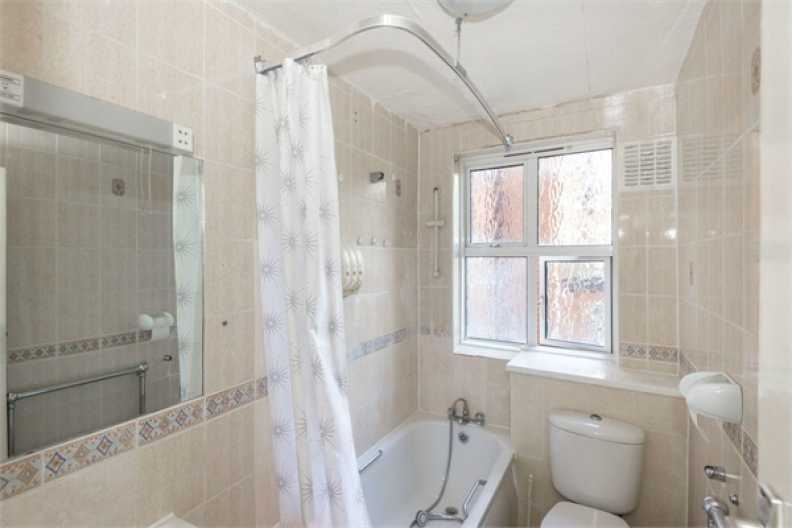 2 bedrooms apartments/flats to sale in Edgware Road, London-image 7