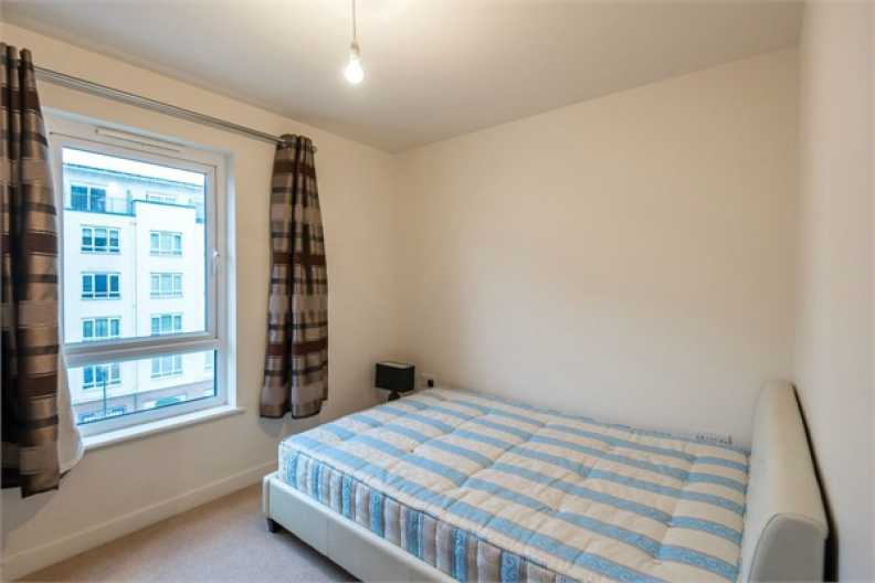 2 bedrooms apartments/flats to sale in Heritage Avenue, Beaufort Park, London-image 4