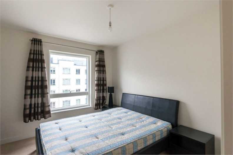 2 bedrooms apartments/flats to sale in Heritage Avenue, Beaufort Park, London-image 5