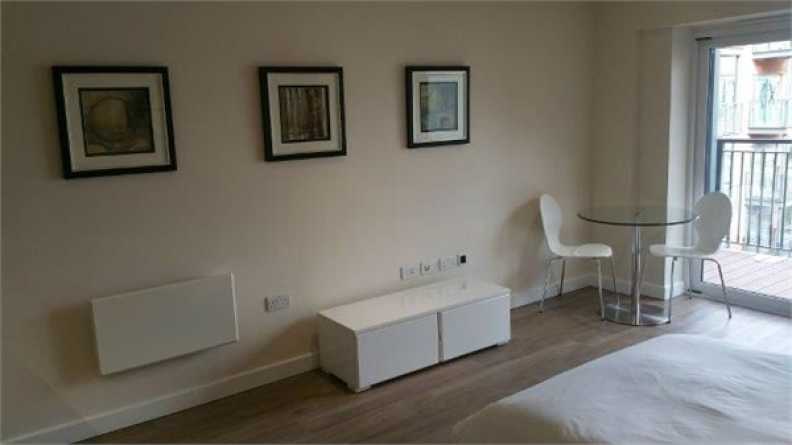 Studio apartments/flats to sale in Boulevard Drive, Beaufort Park, Colindale-image 6