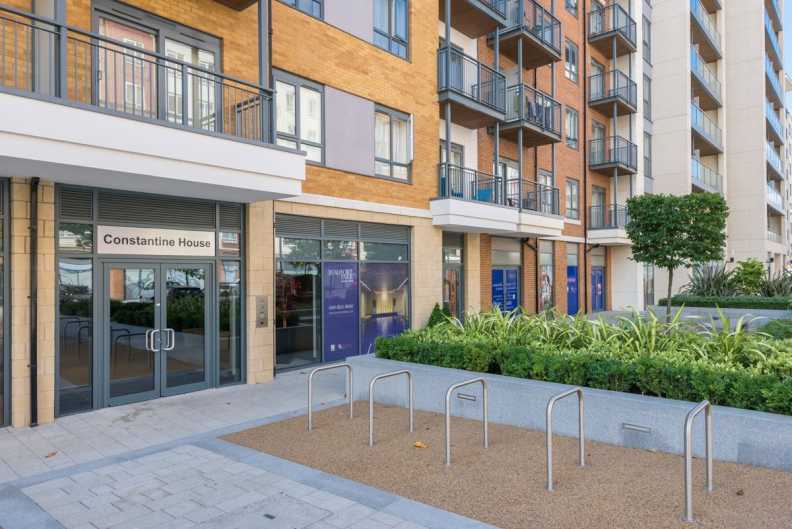 Studio apartments/flats to sale in Boulevard Drive, Beaufort Park, Colindale-image 4