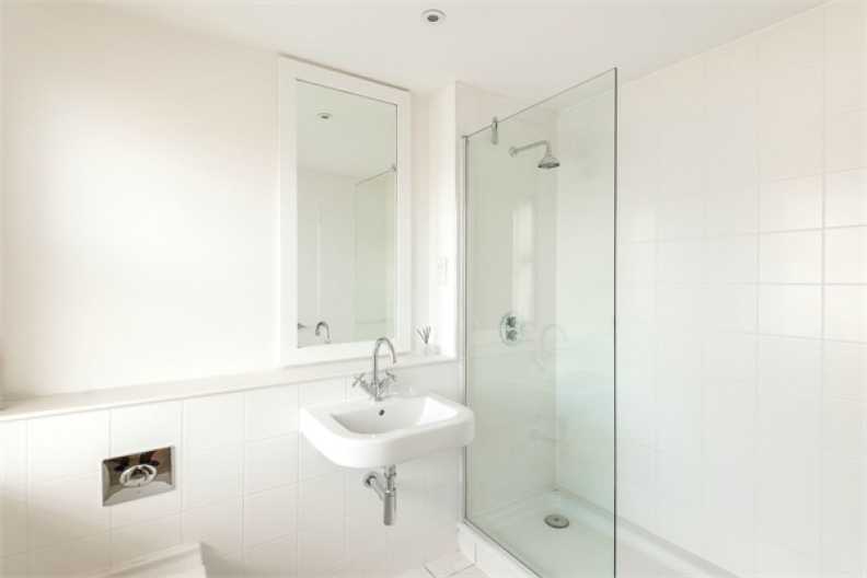 6 bedrooms houses to sale in Worcester Park, Surrey-image 9