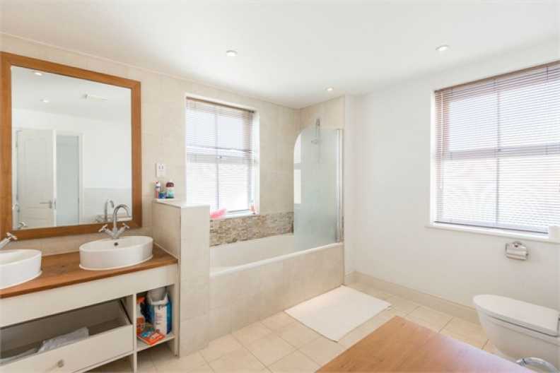 6 bedrooms houses to sale in Worcester Park, Surrey-image 13