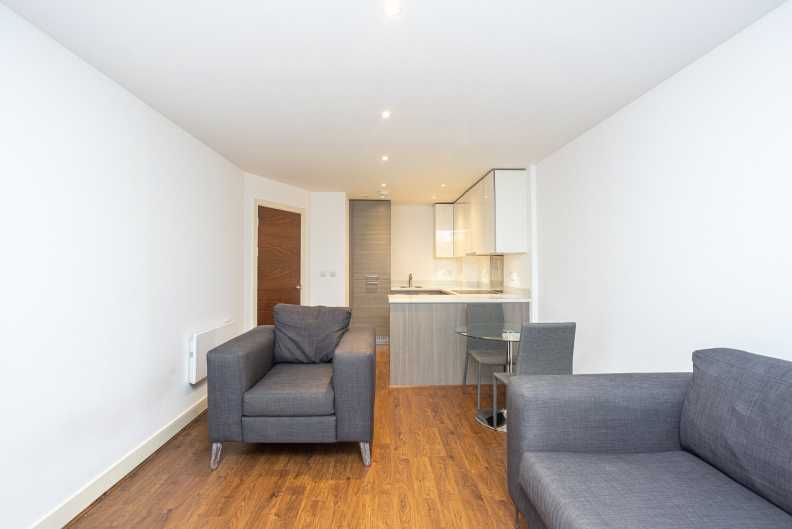 1 bedroom apartments/flats to sale in Napier House, Bromyard Avenue, Ealing-image 3