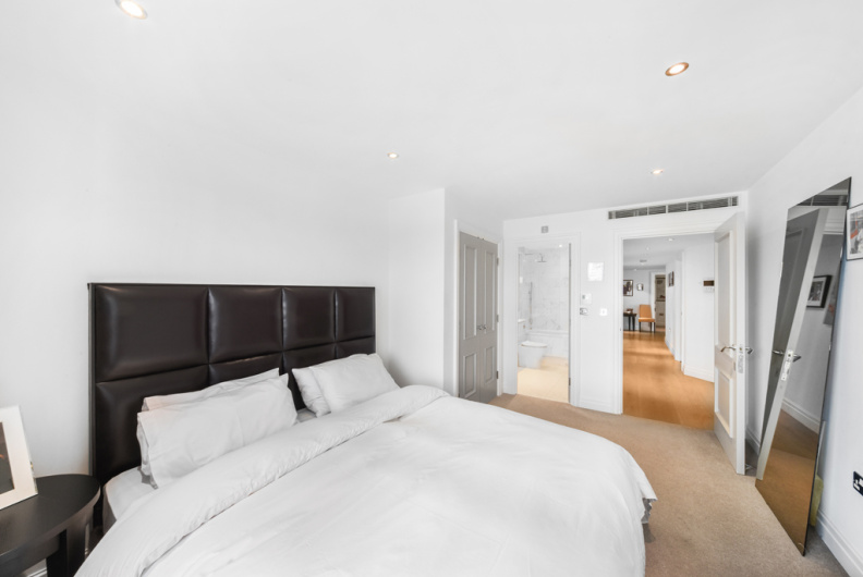 3 bedrooms apartments/flats to sale in The Boulevard, Imperial Wharf-image 13