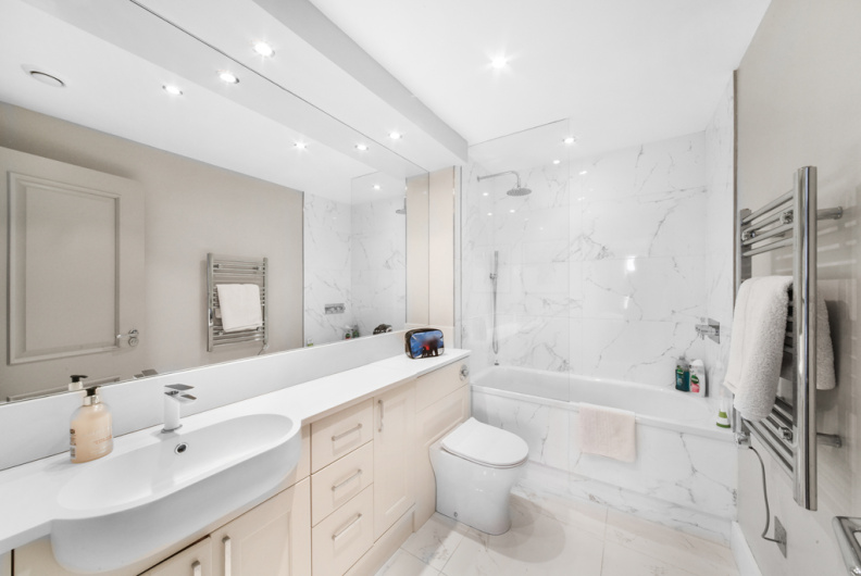 3 bedrooms apartments/flats to sale in The Boulevard, Imperial Wharf-image 17