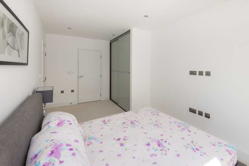 2 bedrooms apartments/flats to sale in Faraday Road, North Kensington-image 12