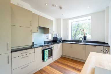 Heath Parade, Grahame Park Way, Colindale - NW9 view 3