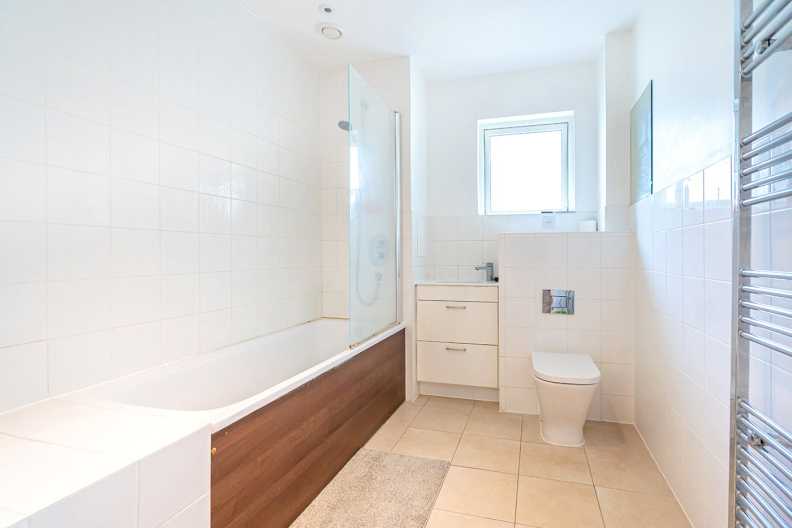 2 bedrooms apartments/flats for sale in Heath Parade, Grahame Park Way, Colindale - NW9 view 8