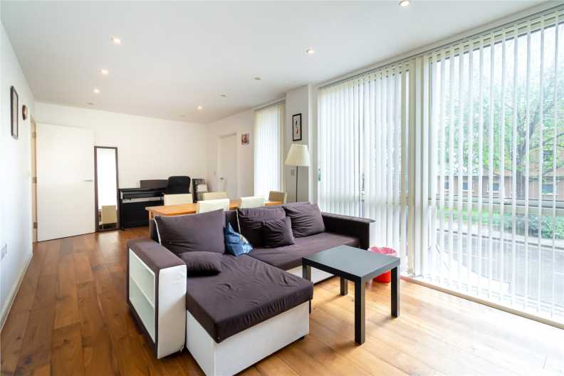 2 bedrooms apartments/flats for sale in Heath Parade, Grahame Park Way, Colindale - NW9 view 2