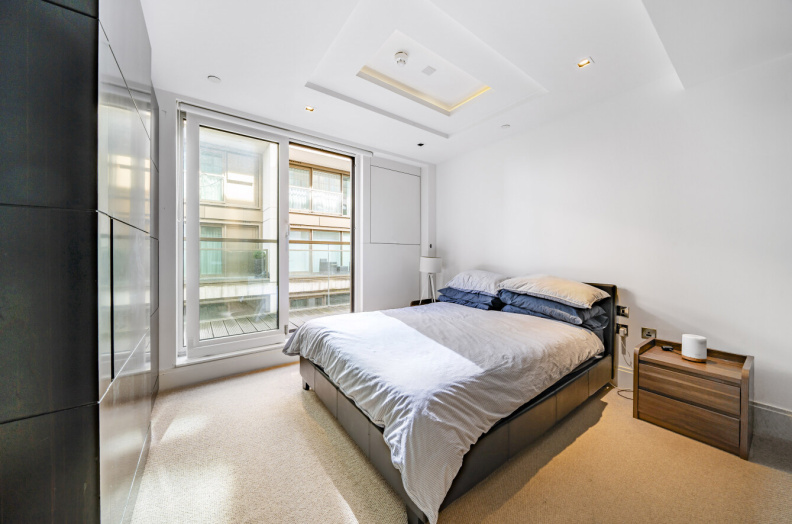 2 bedrooms apartments/flats to sale in Kensington High Street, Chelsea-image 5