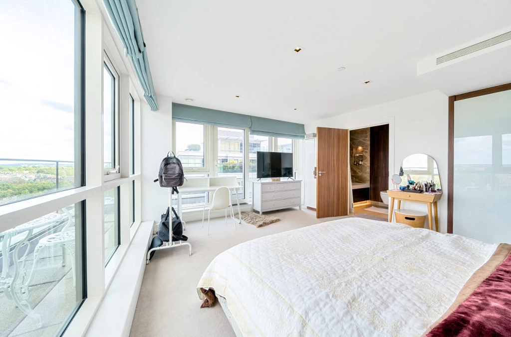 3 bedrooms apartments/flats for sale in Longfield Avenue, Ealing - W5 view 11