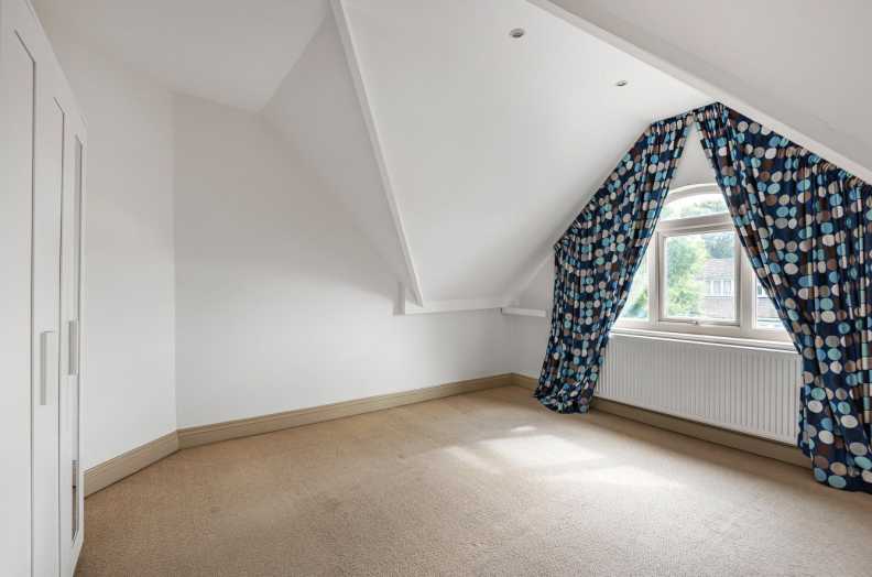 5 bedrooms houses to sale in North End Road, Golders Hill-image 8