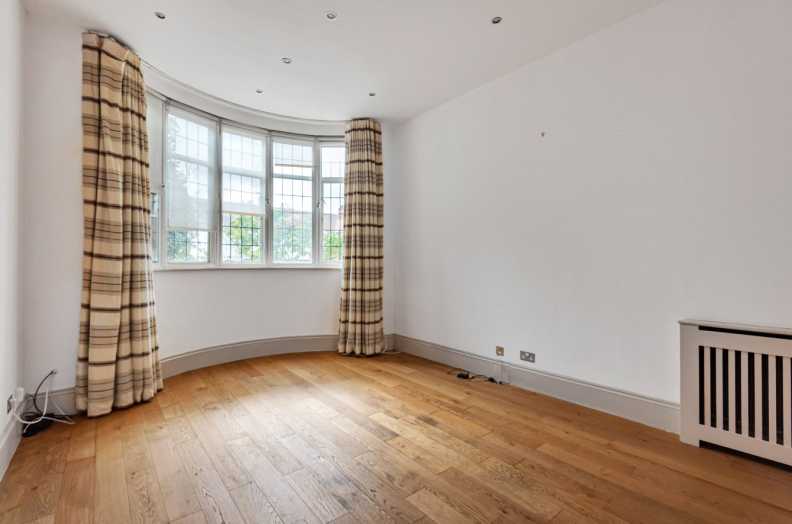 5 bedrooms houses to sale in North End Road, Golders Hill-image 25