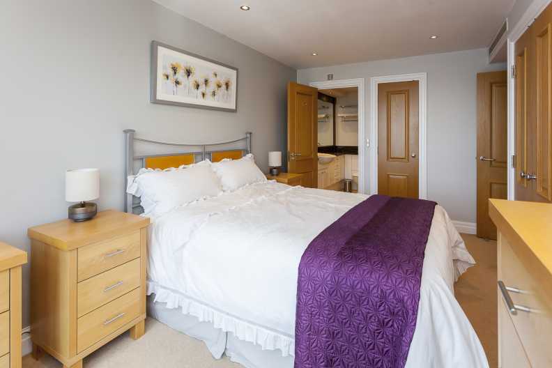 2 bedrooms apartments/flats to sale in The Boulevard, Imperial Wharf-image 18