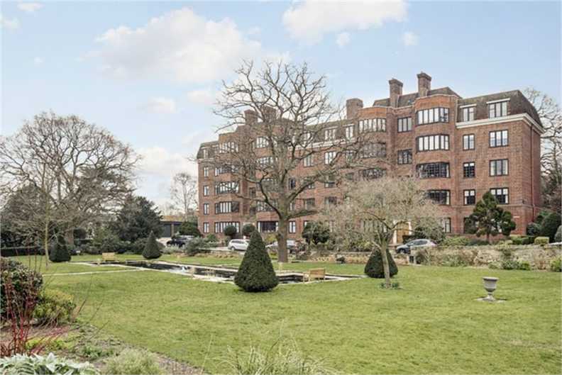 3 bedrooms apartments/flats to sale in Manor Fields, London-image 1