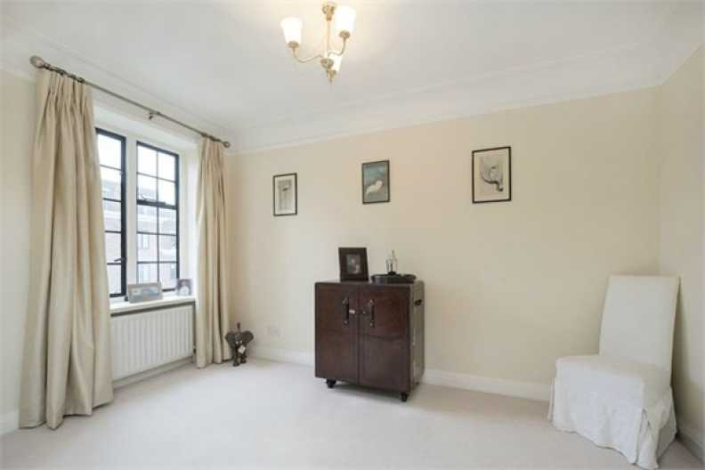 3 bedrooms apartments/flats to sale in Manor Fields, London-image 3